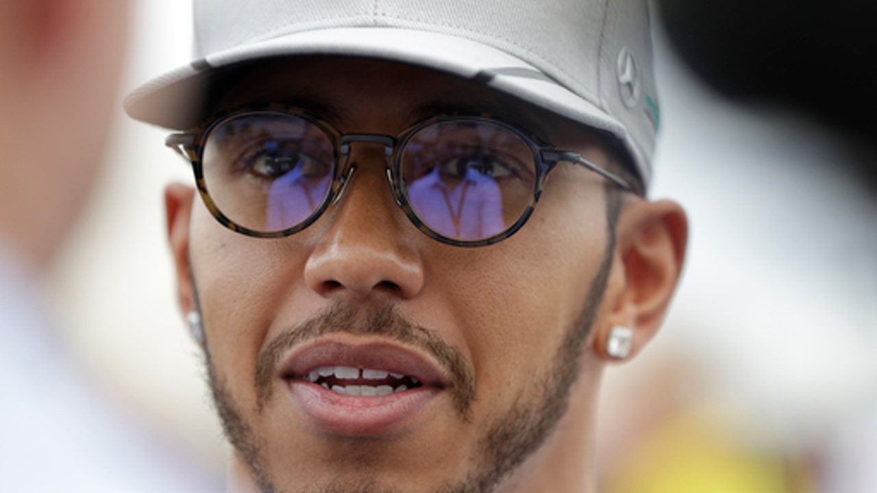 Role reversal: Hamilton chasing Rosberg at US Grand Prix